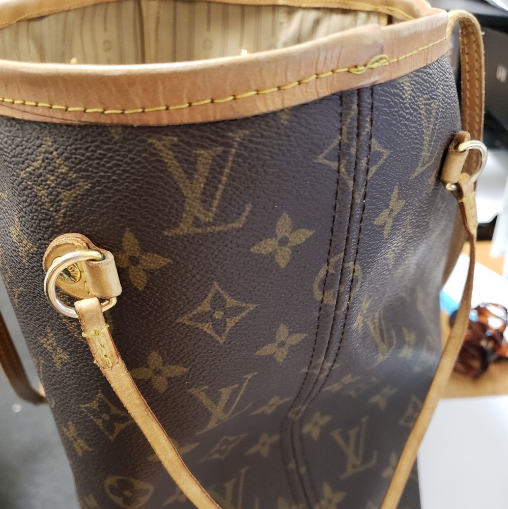 LV tote